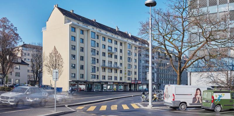 Saniertes Mehrfamilienhaus von 1951 in der Luzerner Innenstadt mit Erdgeschoss-Laden und Wohnungen.